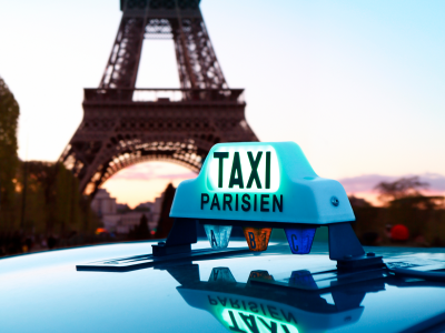 taxi-paris-nuit-tour-eiffel (1)